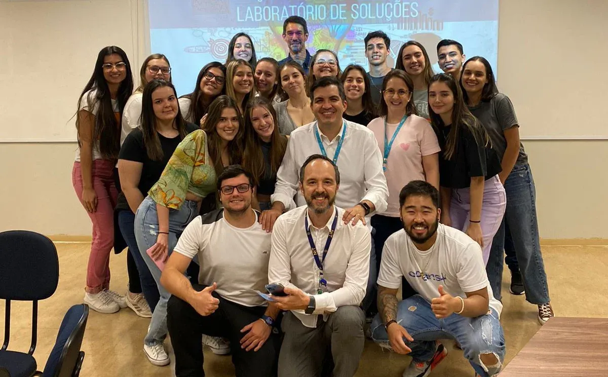Equipo del Laboratorio de Soluciones, proyecto de innovación apoyado por Indusbello.